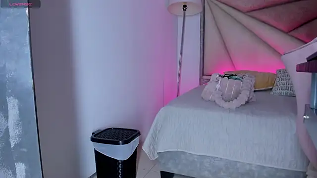 FaloonRoussel online show from 09/24/25, 06:00