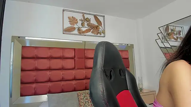 Snapshot of FaloonRoussel chatting on 06/10/26, 08:08 FaloonRoussel online show from 06/10/26, 08:08