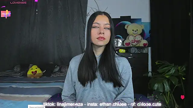 Snapshot of ethan_chloeee chatting on 02/02/25, 03:43 ethan chloeee online show from 02/02/25, 03:43