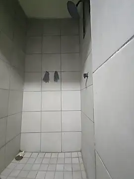 Snapshot of hotshotbad chatting on 12/20/25, 12:29 hotshotbad online show from 12/20/25, 12:29