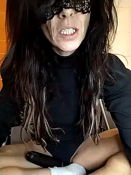 EmySkinny85 online show from 02/04/25, 04:18