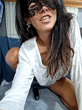 EmySkinny85 online show from 10/25/25, 01:07