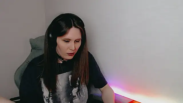 tracy cooper online show from 01/06/25, 06:41