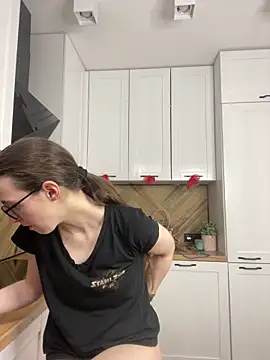 MartiniiSelenna online show from 04/08/26, 05:51