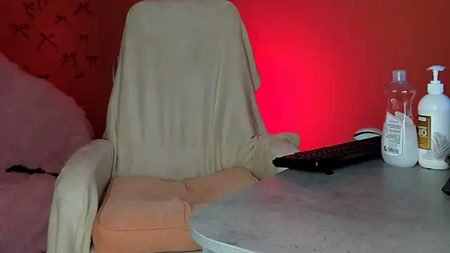 Snapshot of ElektraSunshine chatting on 10/27/25, 03:16 ElektraSunshine online show from 10/27/25, 03:16