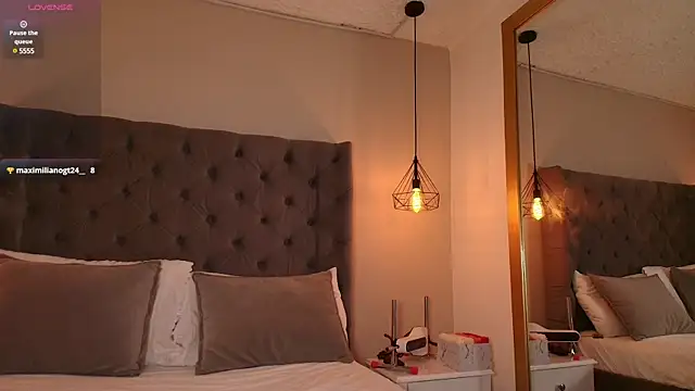 AngelinaRoss  online show from 02/04/25, 06:17