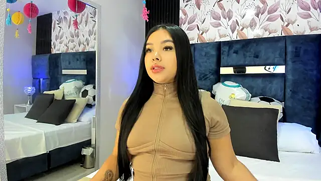 MarianaGarciaa   online show from 06/30/26, 07:04