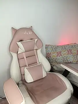 lovely kitt online show from 03/13/25, 12:48