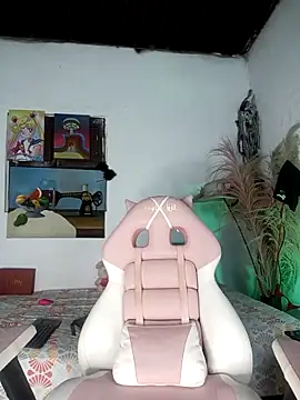 lovely kitt online show from 03/18/26, 02:47