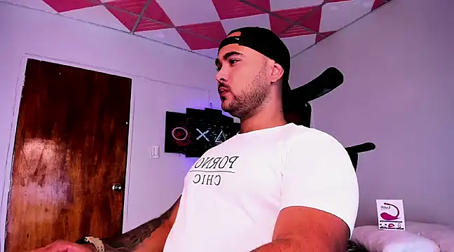 Snapshot of Sebas-hott chatting on 12/09/24, 05:29 Sebas-hott online show from 12/09/24, 05:29