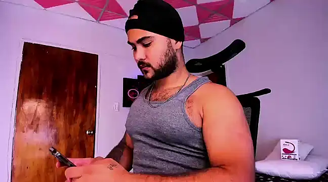 Snapshot of Sebas-hott chatting on 12/28/24, 03:26 Sebas-hott online show from 12/28/24, 03:26