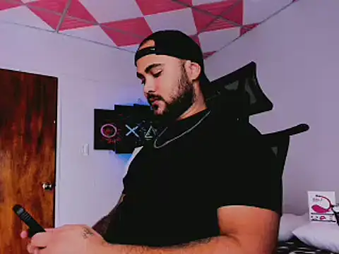 Snapshot of Sebas-hott chatting on 02/16/25, 02:42 Sebas-hott online show from 02/16/25, 02:42