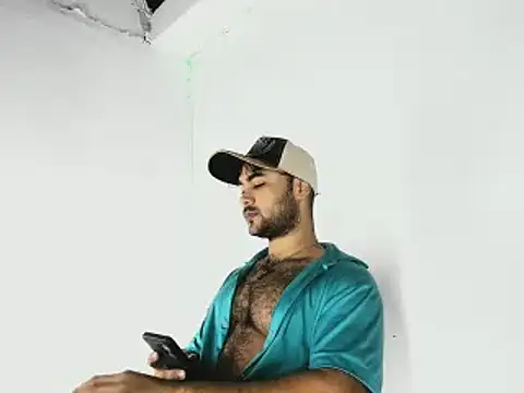 Snapshot of Sebas-hott chatting on 10/08/25, 01:47 Sebas-hott online show from 10/08/25, 01:47