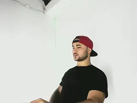 Snapshot of Sebas-hott chatting on 10/14/25, 10:54 Sebas-hott online show from 10/14/25, 10:54