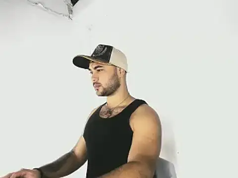 Snapshot of Sebas-hott chatting on 10/15/25, 10:32 Sebas-hott online show from 10/15/25, 10:32