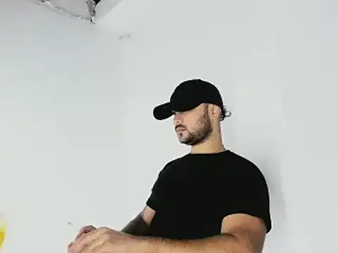 Snapshot of Sebas-hott chatting on 10/24/25, 10:39 Sebas-hott online show from 10/24/25, 10:39