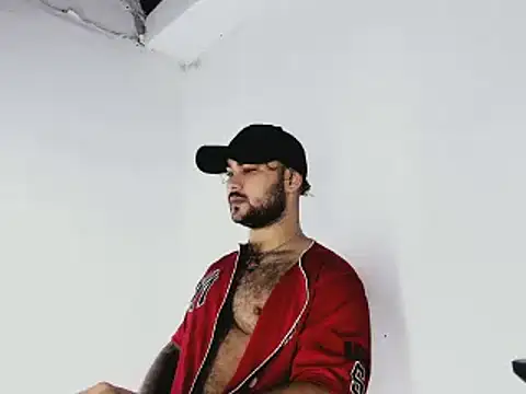 Snapshot of Sebas-hott chatting on 10/26/25, 11:09 Sebas-hott online show from 10/26/25, 11:09