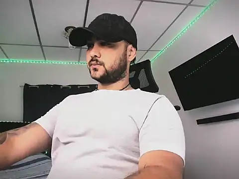 Snapshot of Sebas-hott chatting on 02/15/26, 09:22 Sebas-hott online show from 02/15/26, 09:22