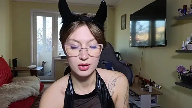 MalvinaBlum online show from 10/25/25, 01:46