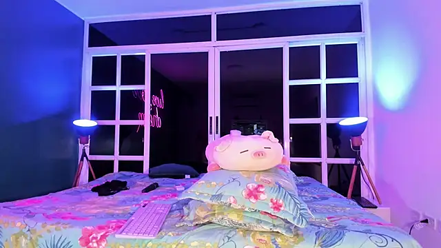 sabrinamilani online show from 02/28/25, 06:32