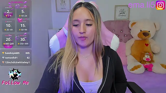 Snapshot of ema_tayy chatting on 02/13/25, 10:34 ema tayy online show from 02/13/25, 10:34