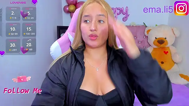 Snapshot of ema_tayy chatting on 10/27/25, 07:40 ema tayy online show from 10/27/25, 07:40