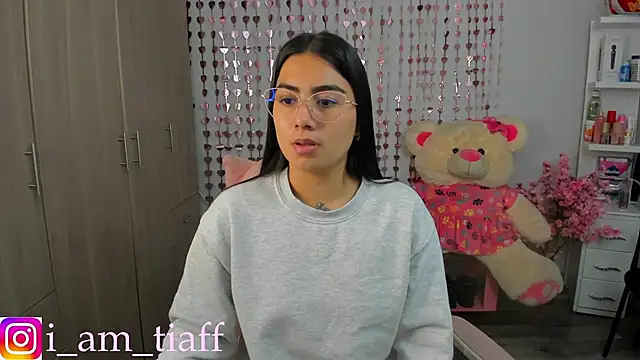 tifany tay2 online show from 04/21/26, 12:11