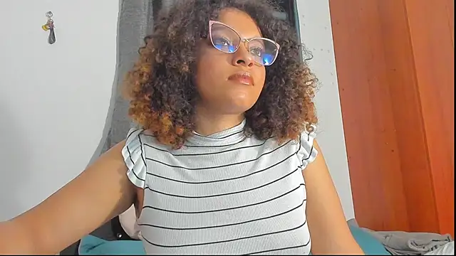 Ada gales  online show from 11/04/25, 02:43