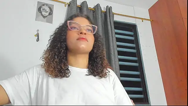 Ada gales  online show from 11/08/25, 03:39