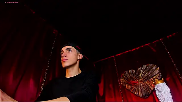 Snapshot of Angel_Snowhotxxx chatting on 12/18/24, 10:02 Angel Snowhotxxx online show from 12/18/24, 10:02