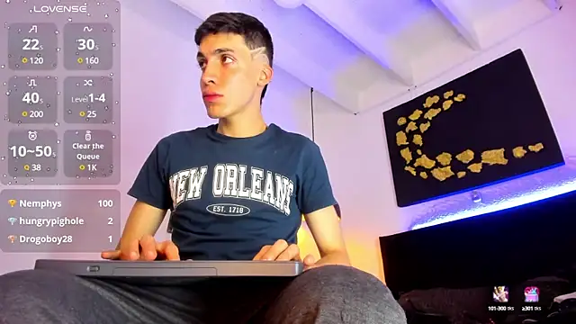 Snapshot of Angel_Snowhotxxx chatting on 01/19/25, 08:09 Angel Snowhotxxx online show from 01/19/25, 08:09