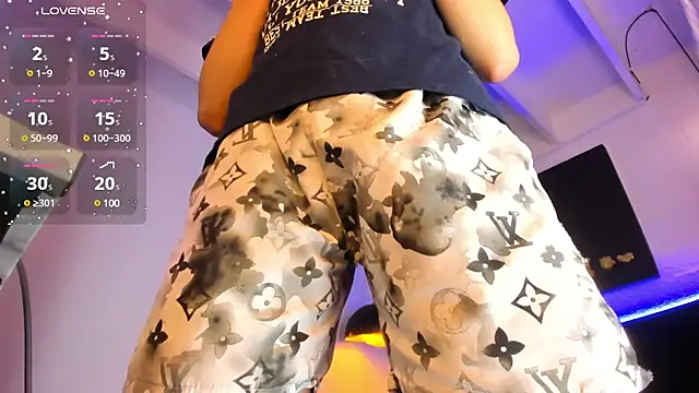 Snapshot of Angel_Snowhotxxx chatting on 01/22/25, 04:12 Angel Snowhotxxx online show from 01/22/25, 04:12