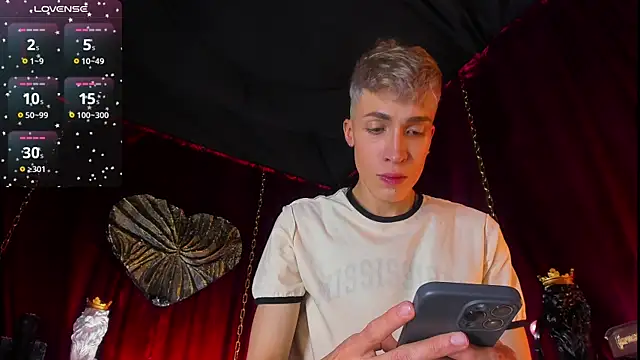 Snapshot of Angel_Snowhotxxx chatting on 02/16/25, 06:32 Angel Snowhotxxx online show from 02/16/25, 06:32