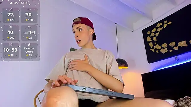 Snapshot of Angel_Snowhotxxx chatting on 02/21/25, 11:01 Angel Snowhotxxx online show from 02/21/25, 11:01