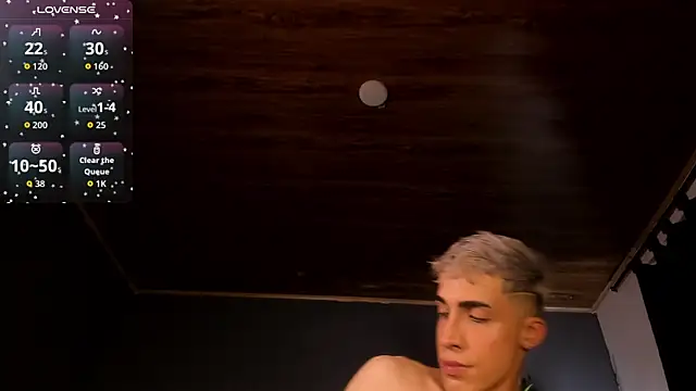 Snapshot of Angel_Snowhotxxx chatting on 10/23/25, 12:32 Angel Snowhotxxx online show from 10/23/25, 12:32