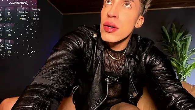 Snapshot of Angel_Snowhotxxx chatting on 11/09/25, 11:41 Angel Snowhotxxx online show from 11/09/25, 11:41