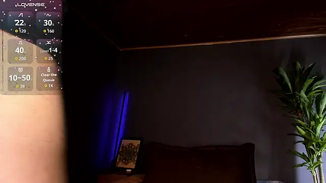 Snapshot of Angel_Snowhotxxx chatting on 11/12/25, 02:45 Angel Snowhotxxx online show from 11/12/25, 02:45