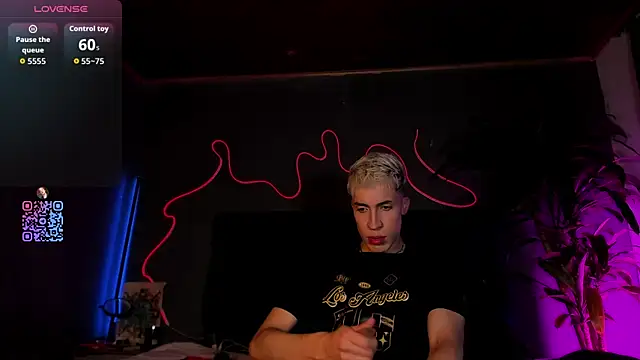Angel Snowhotxxx online show from 08/04/26, 04:15