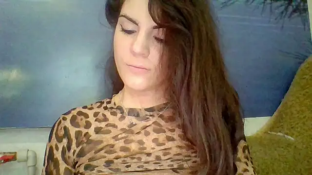 Snapshot of AliceTailor chatting on 06/11/26, 02:53 AliceTailor online show from 06/11/26, 02:53