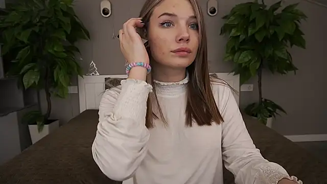 IceDanielles online show from 01/18/25, 02:23