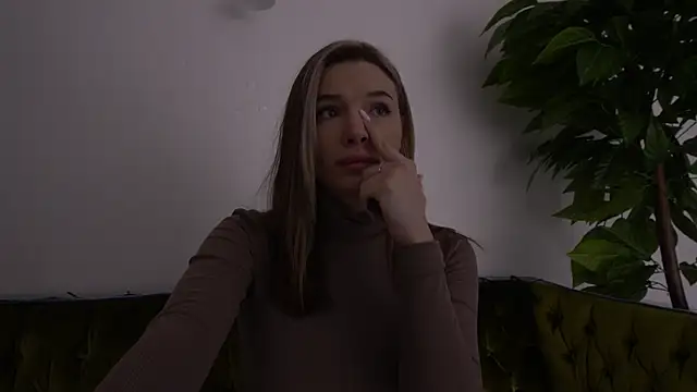 IceDanielles online show from 01/31/25, 02:17