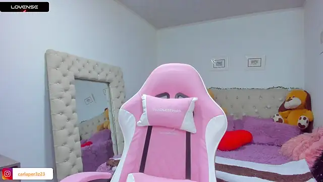 Snapshot of carlaperez_ chatting on 01/11/25, 03:55 carlaperez online show from 01/11/25, 03:55