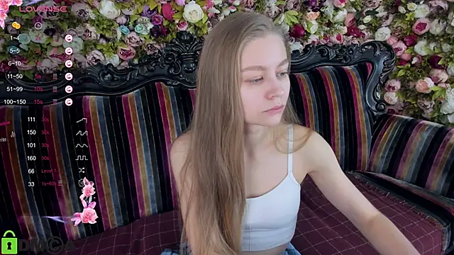 Snapshot of Polumna_cute chatting on 01/23/25, 09:29 Polumna cute online show from 01/23/25, 09:29