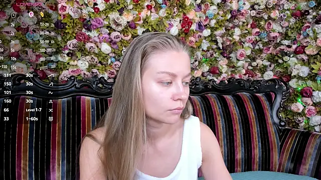 Snapshot of Polumna_cute chatting on 11/26/25, 01:23 Polumna cute online show from 11/26/25, 01:23