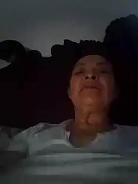 Snapshot of Wife_sexxx chatting on 01/01/25, 04:50 Wife sexxx online show from 01/01/25, 04:50