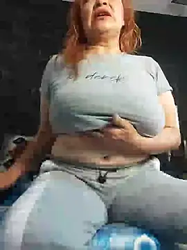 Snapshot of Wife_sexxx chatting on 01/04/25, 12:59 Wife sexxx online show from 01/04/25, 12:59