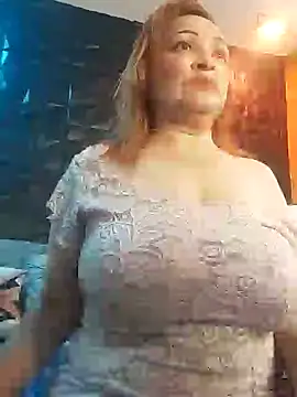 Snapshot of Wife_sexxx chatting on 01/11/25, 01:01 Wife sexxx online show from 01/11/25, 01:01