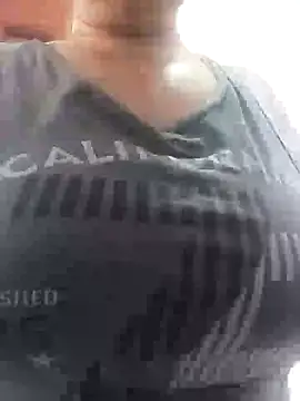 Snapshot of Wife_sexxx chatting on 02/08/25, 03:10 Wife sexxx online show from 02/08/25, 03:10