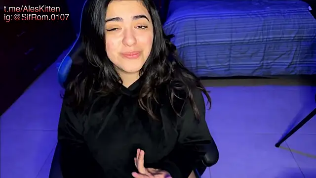 Snapshot of Ales_Kitten chatting on 02/18/25, 07:09 Ales Kitten online show from 02/18/25, 07:09