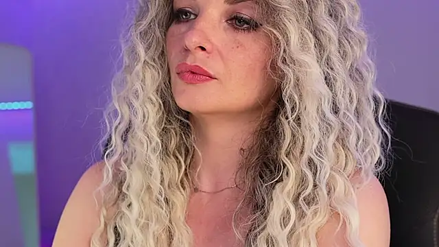 Amerabelle 23 online show from 03/12/25, 12:04